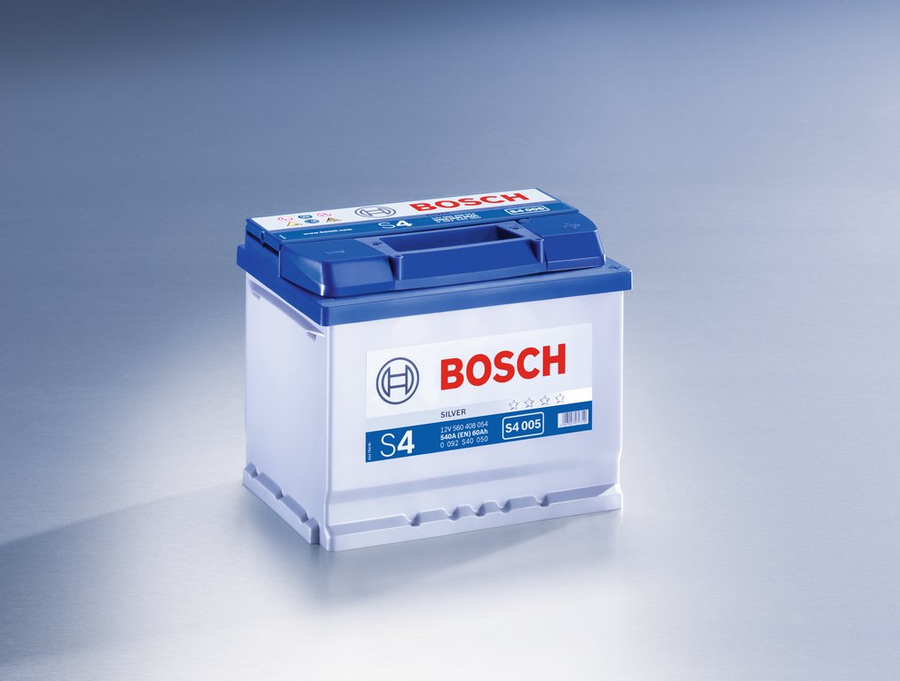 Bosch s4 купить. АКБ Bosch s4. Аккумулятор Bosch автомобильный 60 Ач. Bosch 60 АКБ s4. АКБ бош s4 005.